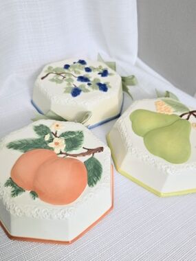 Vintage Ceramic Fruit Hanging Wall Molds Blueberry Pear Peach Farmhouse Kitchen